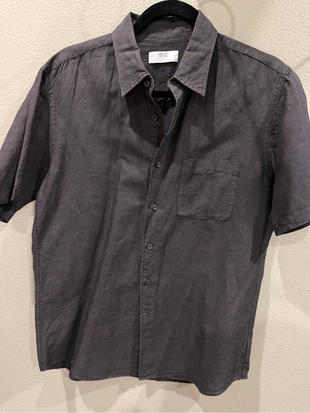 Uniqlo Men's Short-Sleeve Button-Down Shirt in Charcoal Gray L NWOT